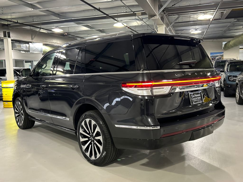 Used 2023 Lincoln Navigator Reserve image 4
