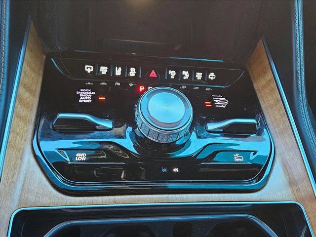 Used 2022 Jeep Grand Wagoneer Series III w/ Rear Seat Video Group 1 image 13