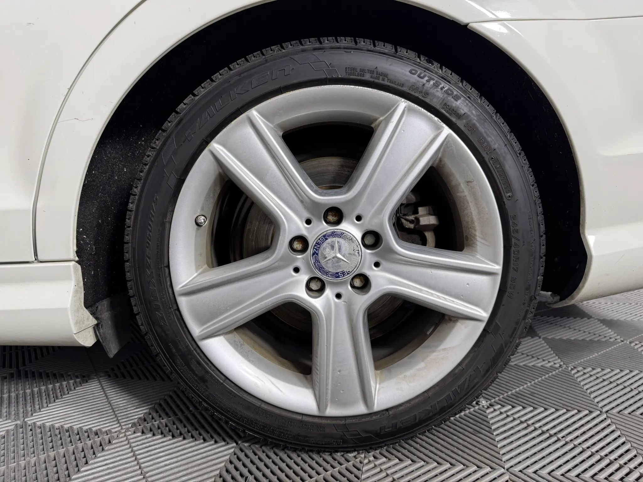 Used 2010 Mercedes-Benz C 300 Sedan image 43