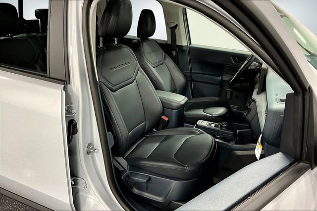 New 2025 Ford Maverick Lariat w/ Black Appearance Package image 11