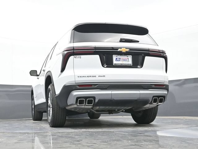 Used 2025 Chevrolet Traverse LT w/ Driver Confidence Package AWD/4WD image 47