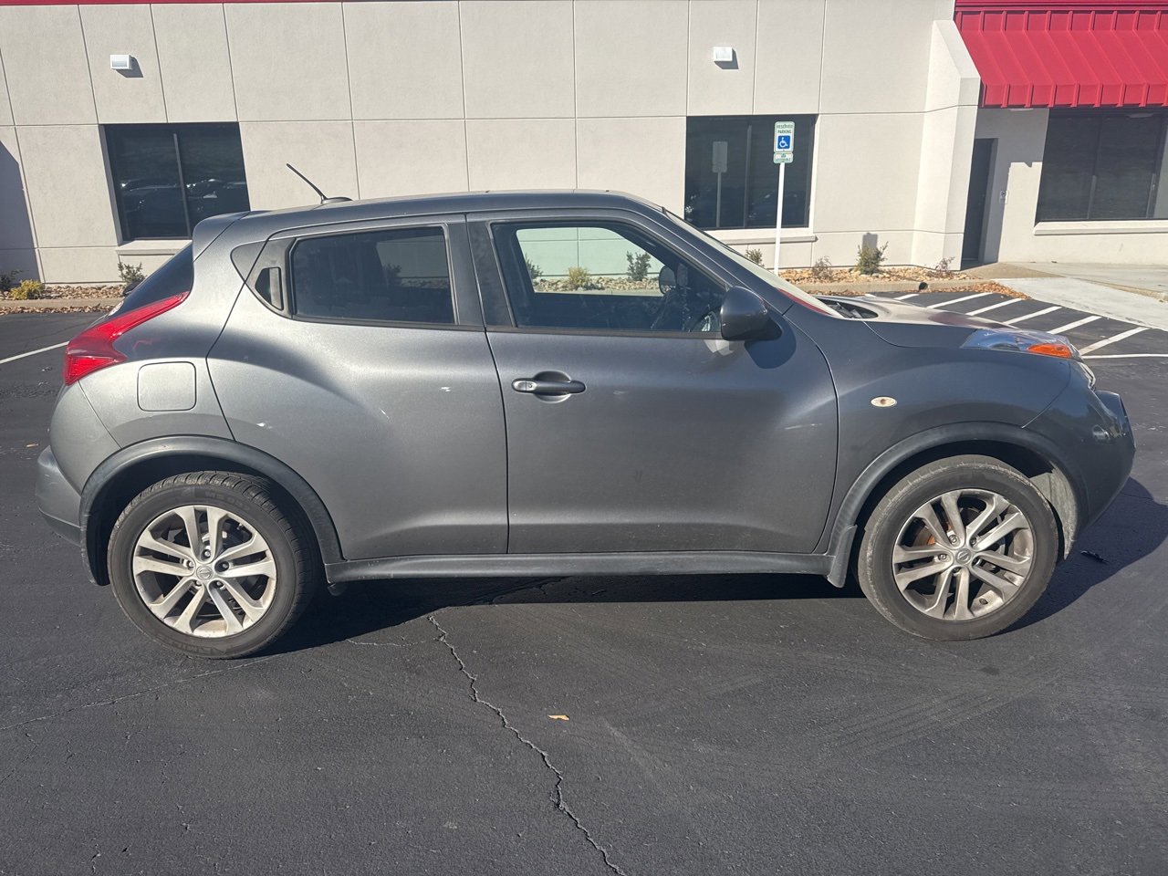 Used 2014 Nissan Juke SV w/ Navigation Package image 3