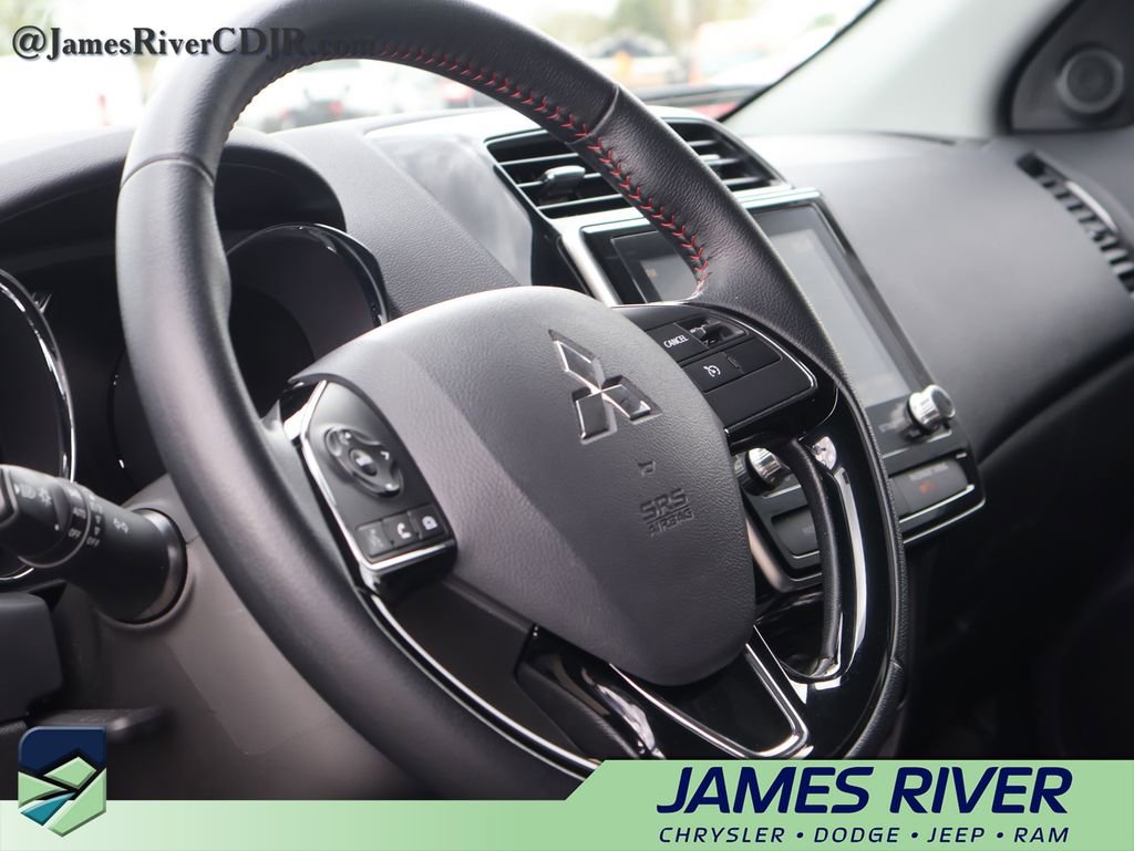 Used 2025 Mitsubishi Outlander Sport LE AWD/4WD image 44
