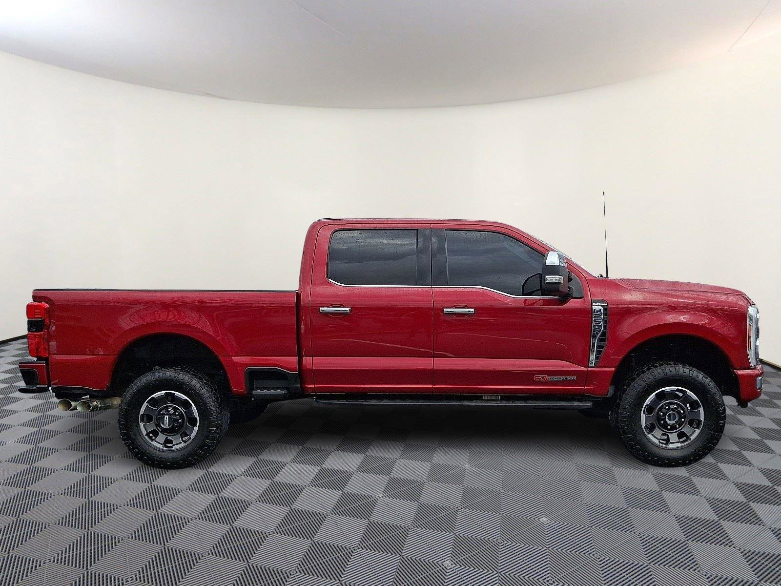 Used 2024 Ford F250 Platinum w/ Tremor Off-Road Package image 7