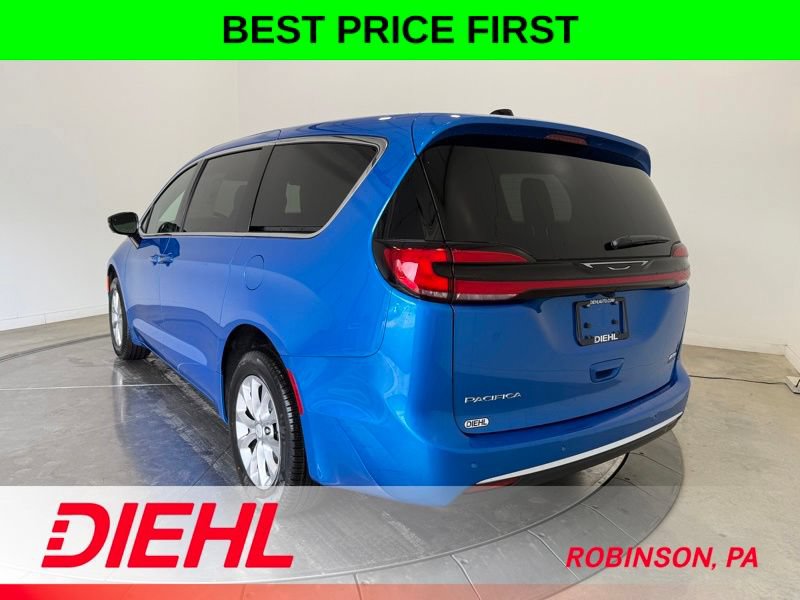 New 2027 Chrysler Pacifica Select AWD/4WD image 5