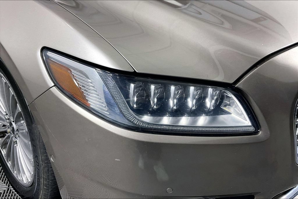 Used 2019 Lincoln Continental Reserve AWD/4WD image 39