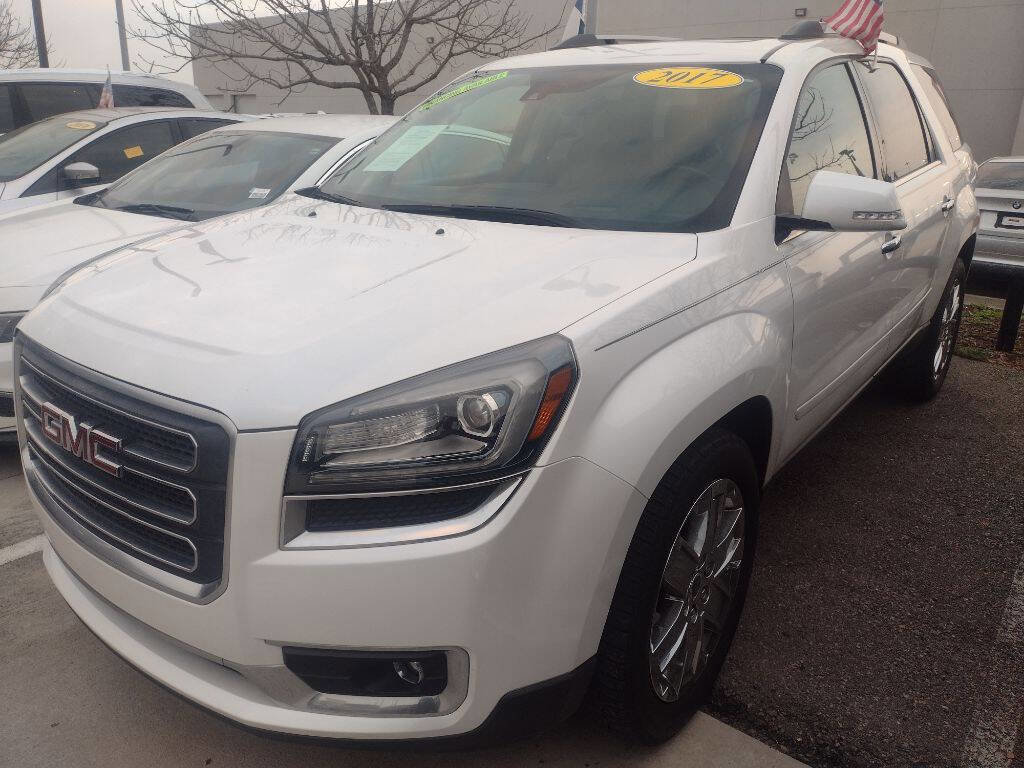 Used 2017 GMC Acadia Limited SLT image 3