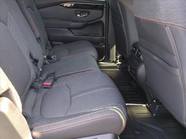 Used 2025 Honda Pilot Sport image 21