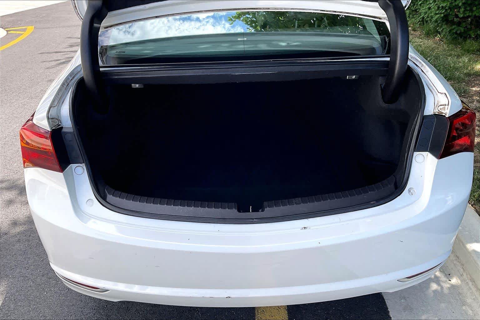 Used 2015 Acura TLX w/ Technology Package FWD image 34