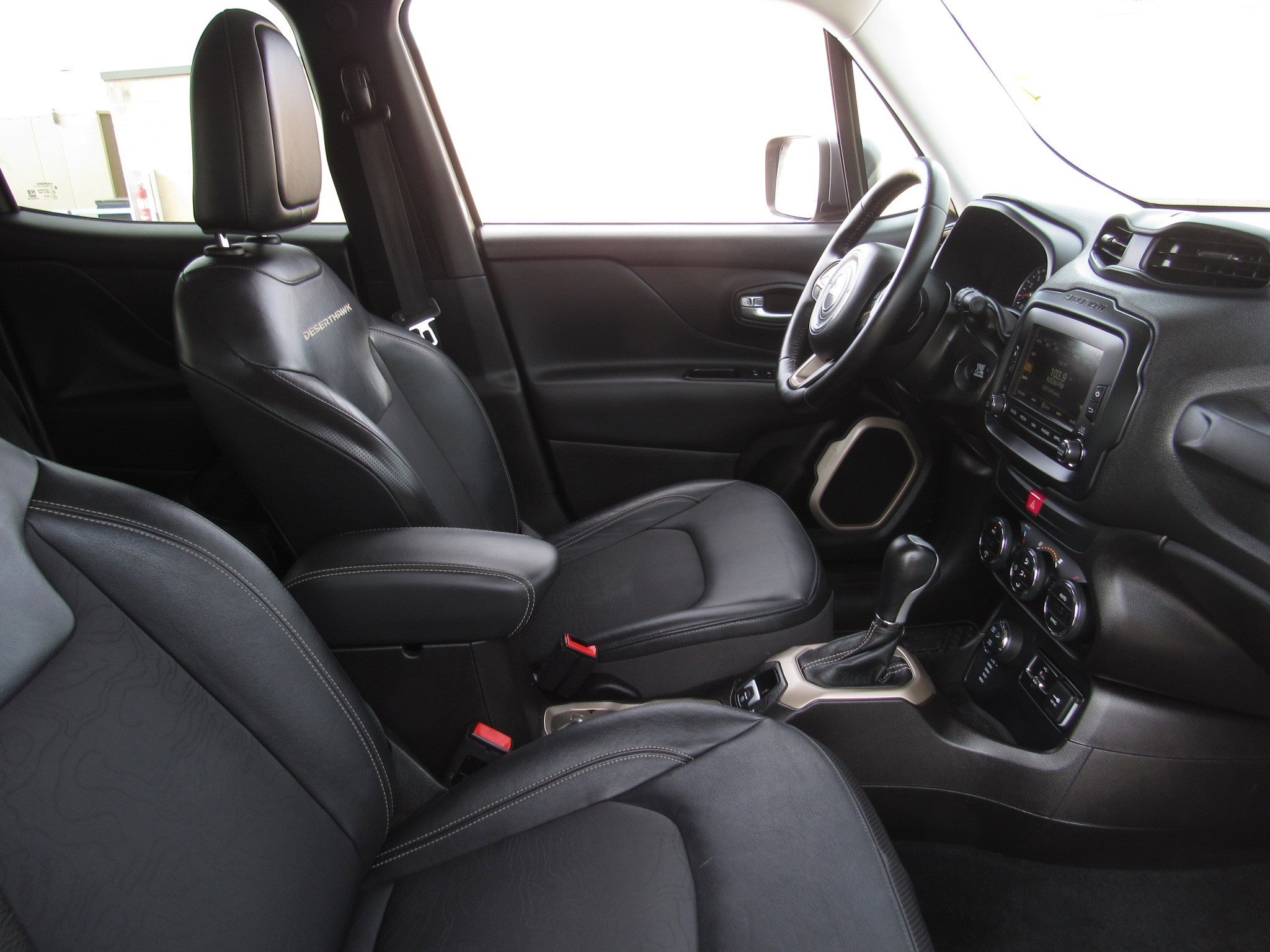 Used 2017 Jeep Renegade Trailhawk image 8