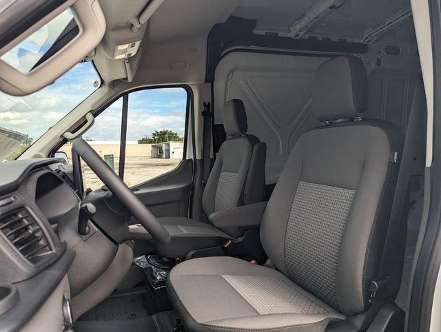 New 2026 Ford Transit 250 148 Medium Roof RWD image 5