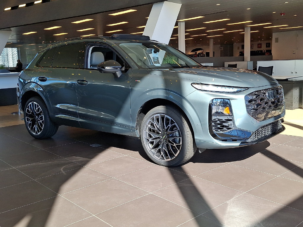 New 2026 Audi Q3 quattro 2.0T