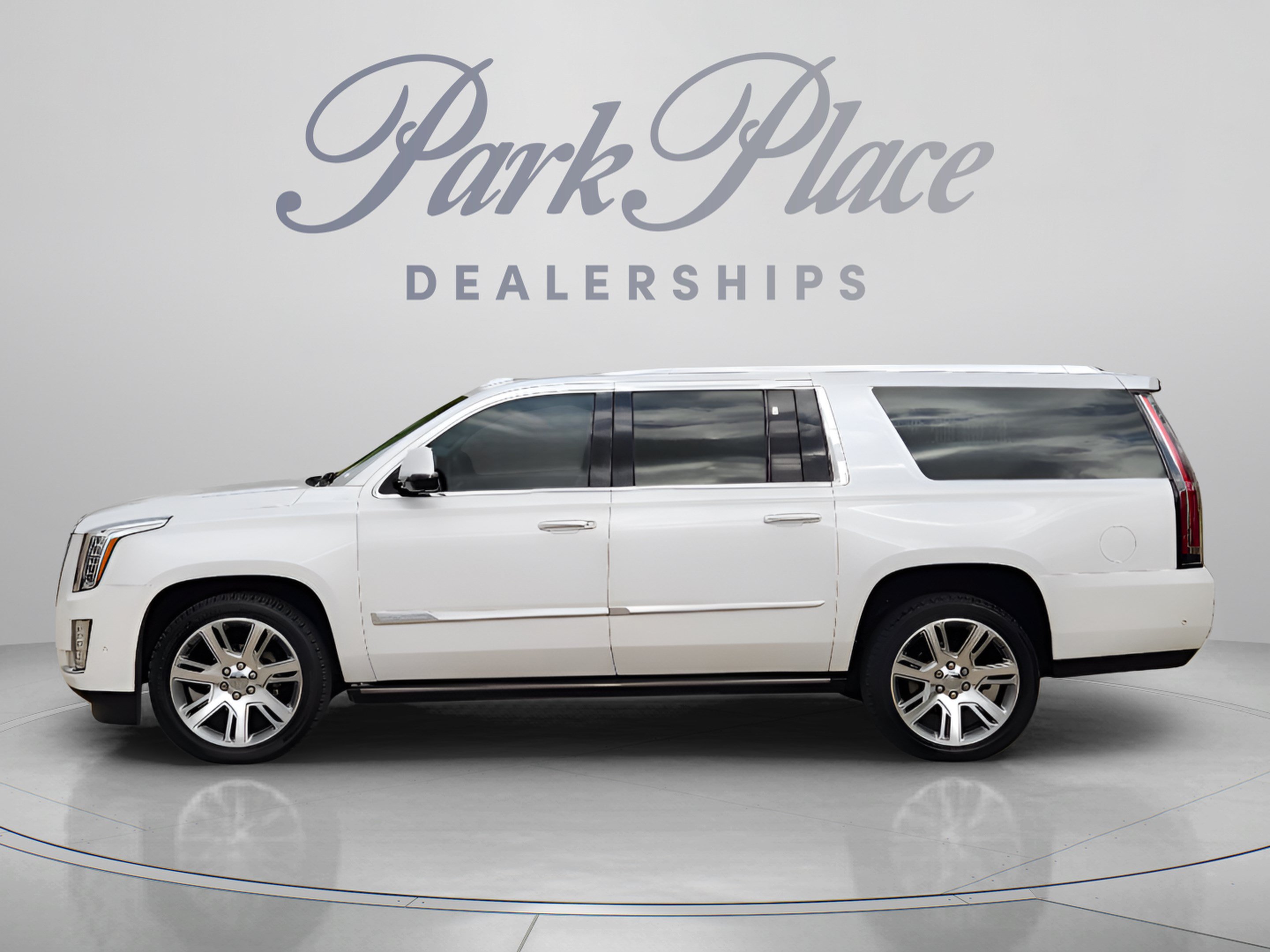 Used 2018 Cadillac Escalade ESV Premium Luxury AWD/4WD image 2