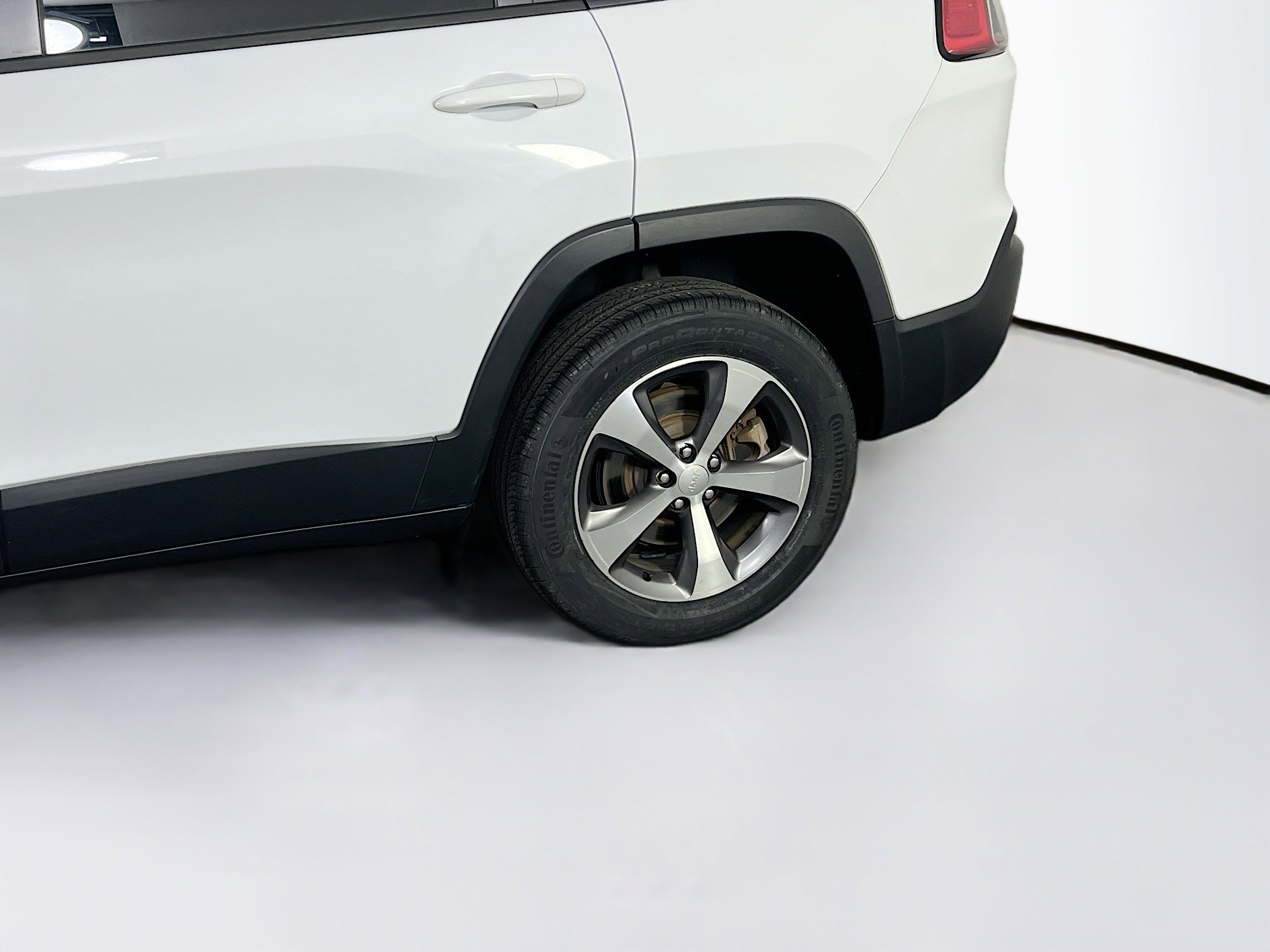 Used 2022 Jeep Cherokee Limited image 30