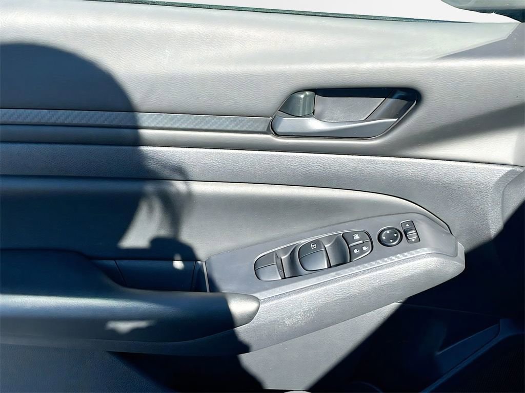 Used 2025 Nissan Altima 2.5 S image 14