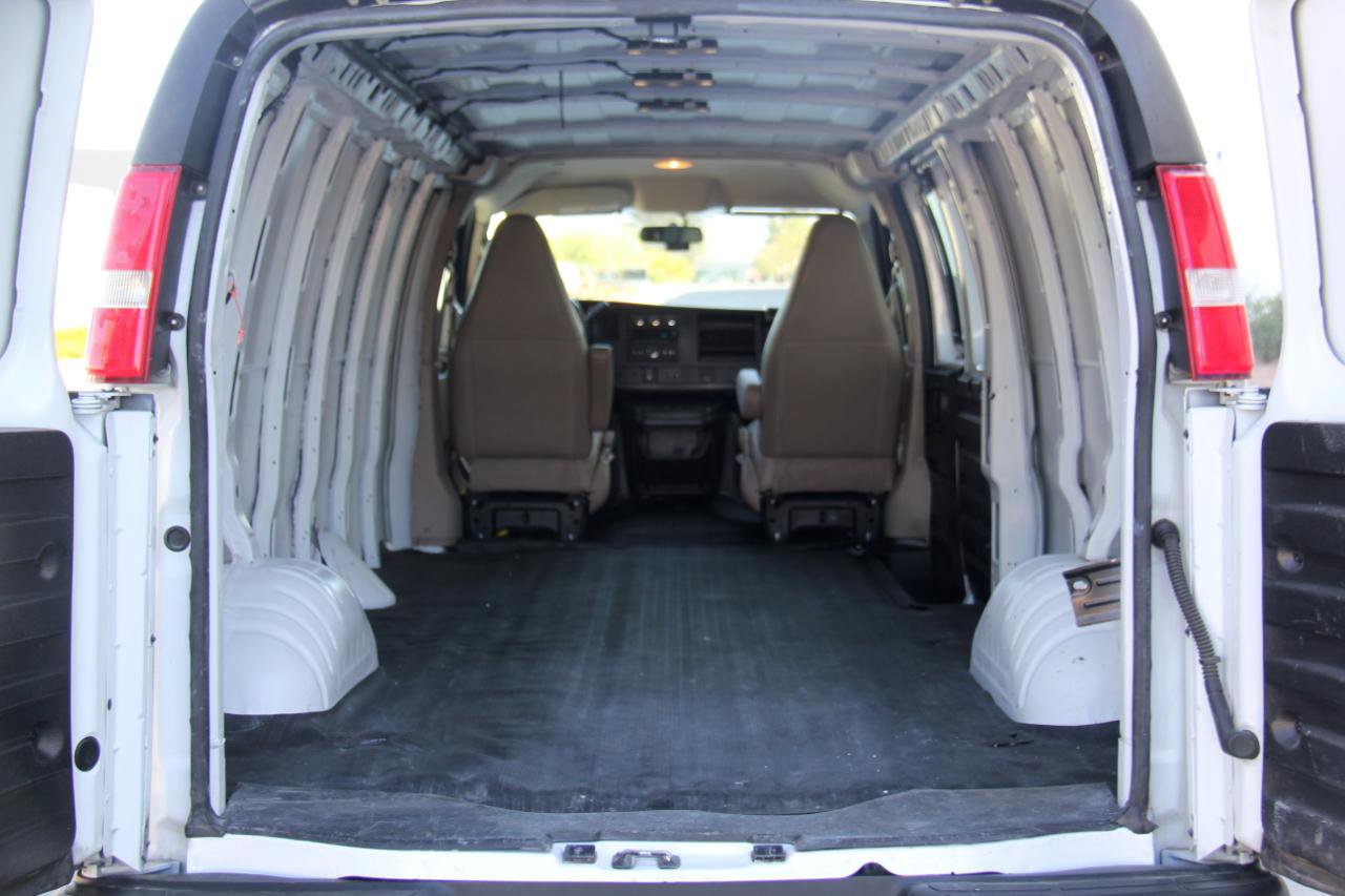 Used 2023 GMC Savana 2500 Extended w/ Driver Convenience Package image 10