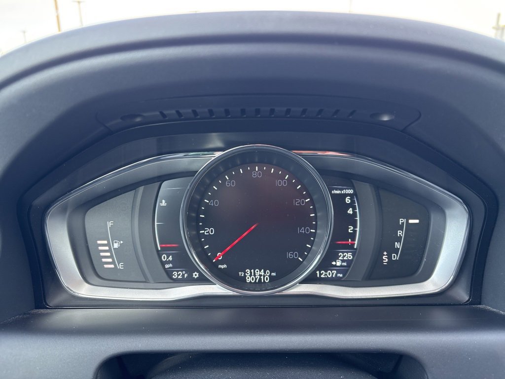 Used 2016 Volvo XC60 T5 Premier w/ Proximity Package image 7