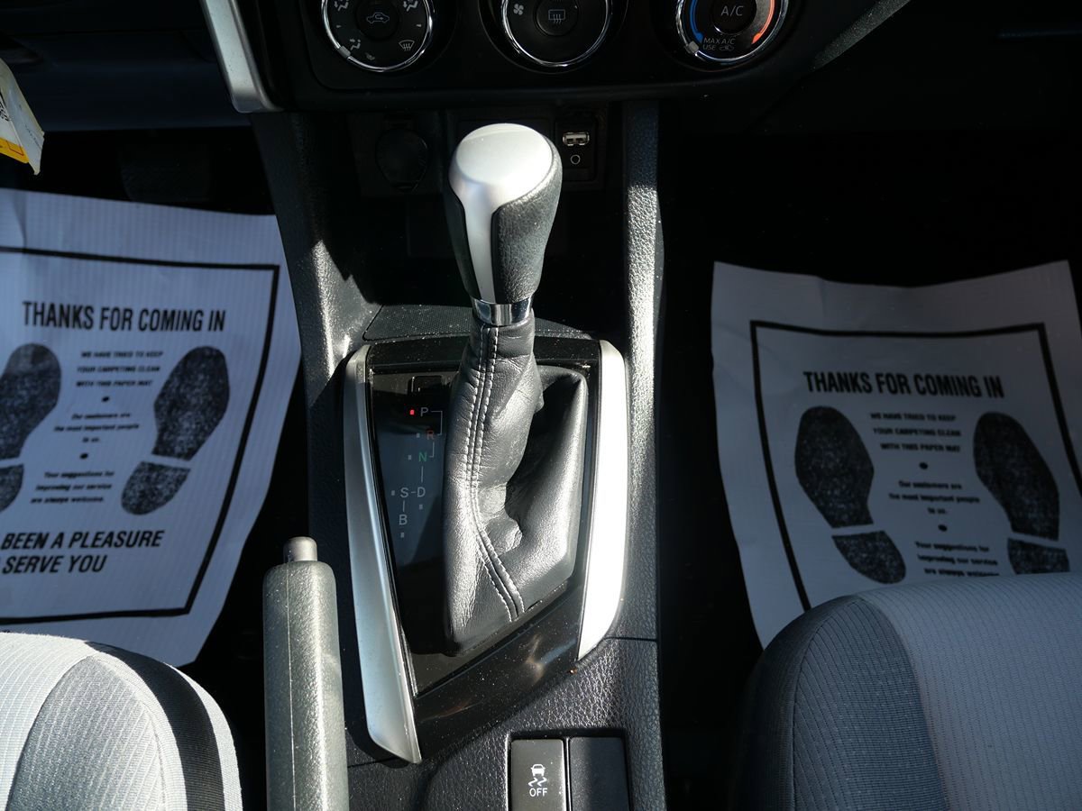 Used 2017 Toyota Corolla L w/ Carpet Mat Package (TMS) FWD image 13