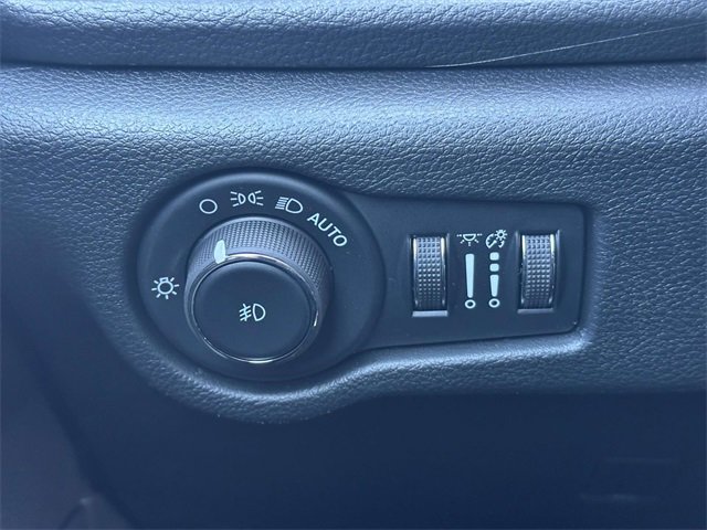 New 2025 Chrysler Pacifica Select image 15