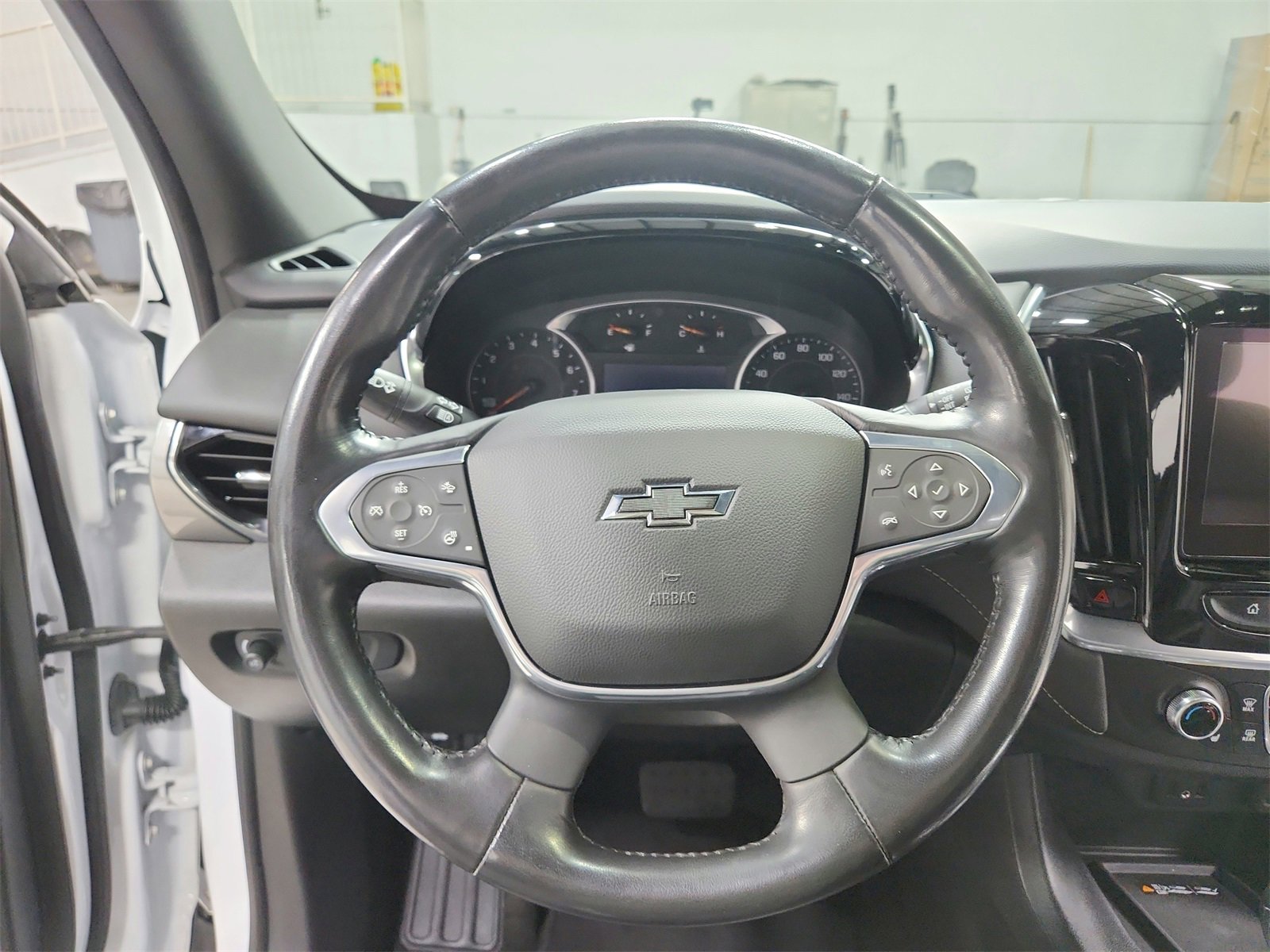 Used 2022 Chevrolet Traverse LT w/ Midnight/Sport Edition image 22