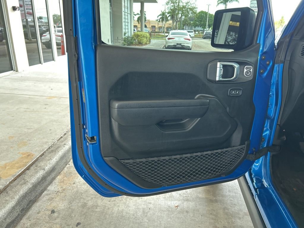 Used 2022 Jeep Gladiator Willys image 37