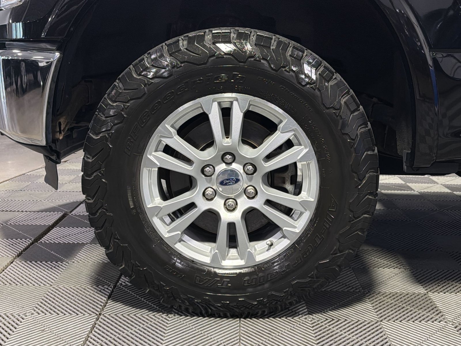 Used 2016 Ford F150 Lariat w/ Equipment Group 501A Mid AWD/4WD image 16