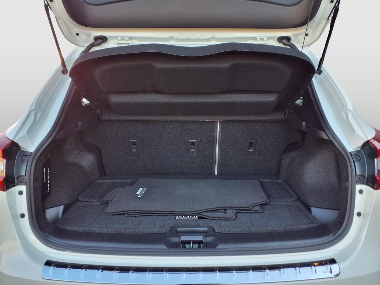 Certified 2021 Nissan Rogue Sport SV image 23