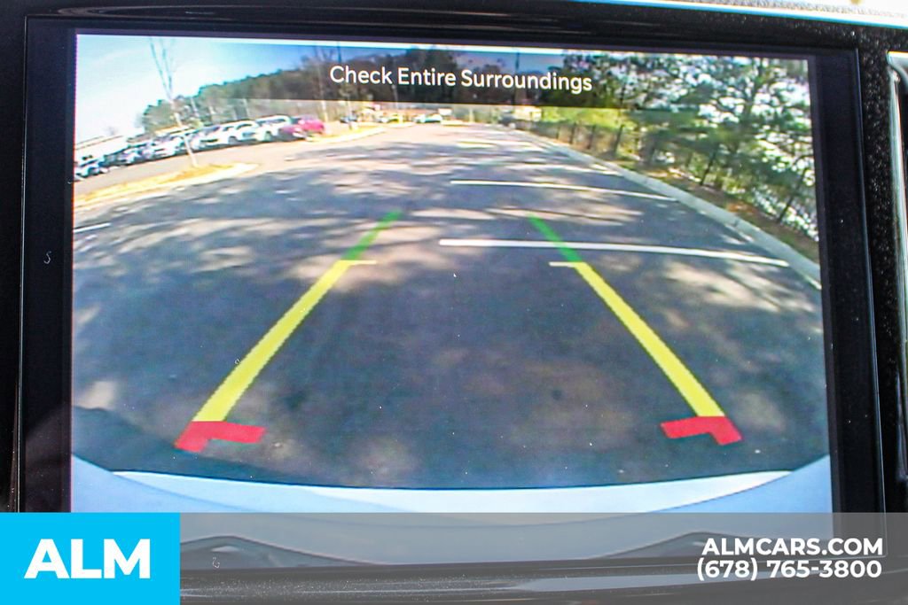 Used 2024 Chrysler Pacifica Touring-L image 35