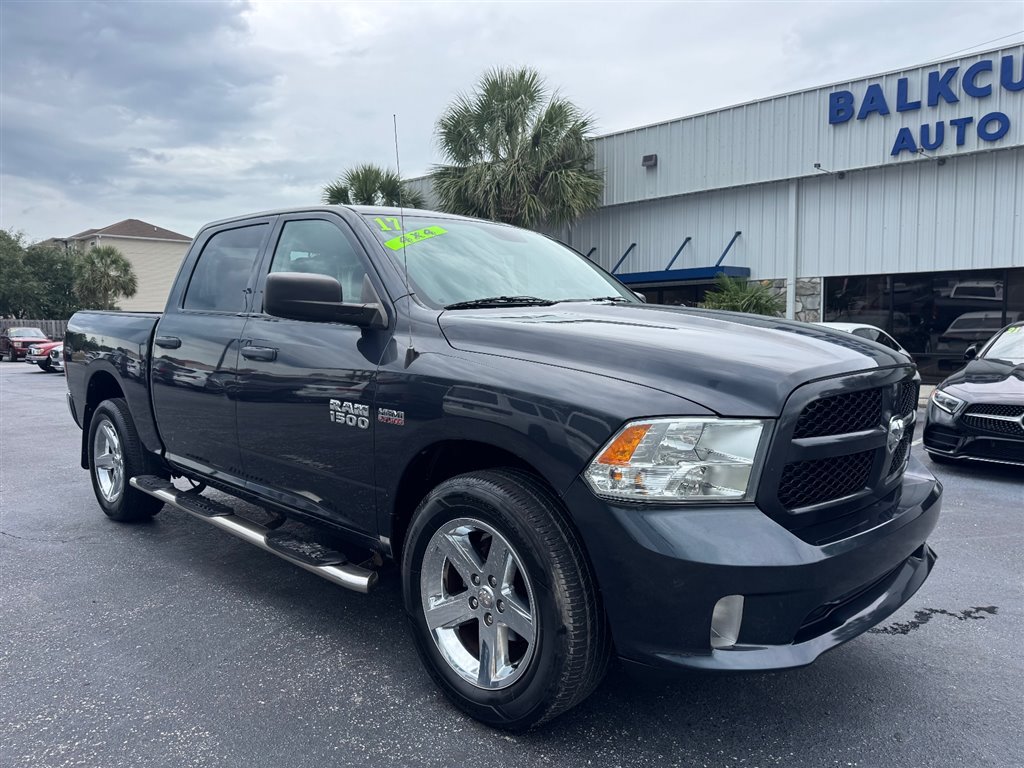 Used 2017 RAM 1500 Express AWD/4WD image 2