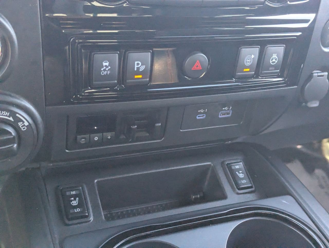 Used 2021 Nissan Titan PRO-4X w/ Pro-4x Convenience Package AWD/4WD image 27