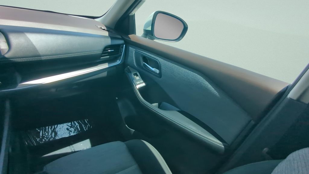 Certified 2023 Nissan Rogue SV FWD image 12