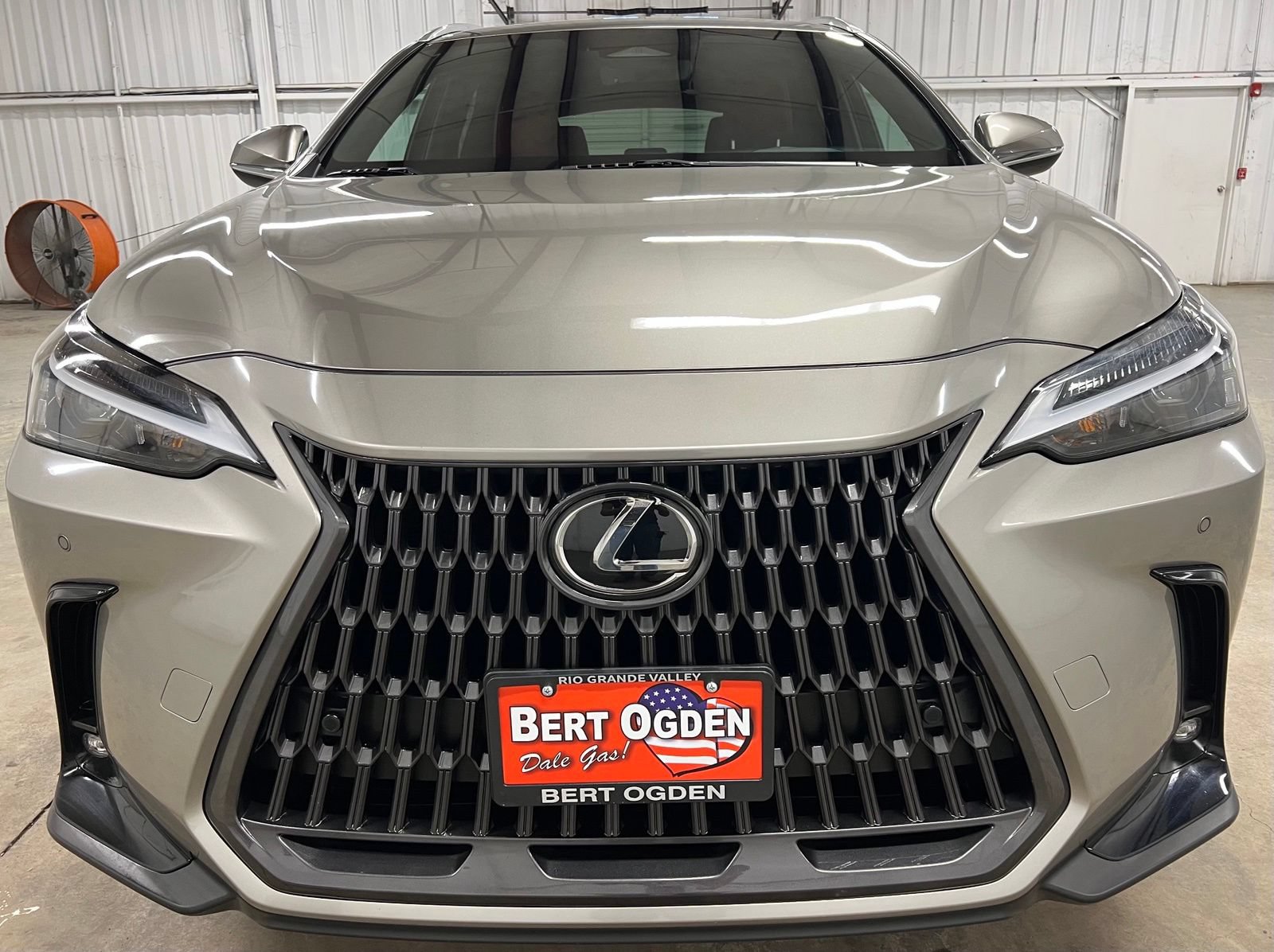 Used 2025 Lexus NX 250 FWD w/ Accessory Package (2T) image 2