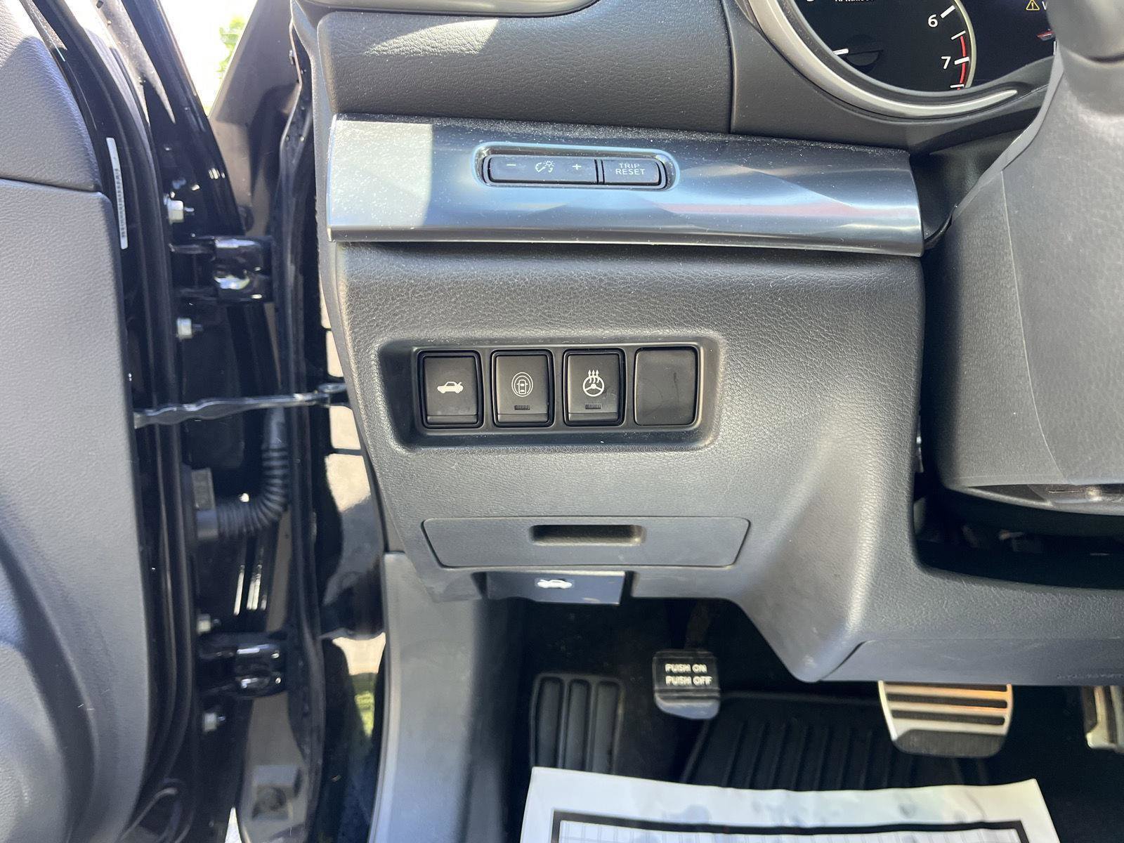 Used 2023 Nissan Maxima SR w/ Sport Mat Group FWD image 30