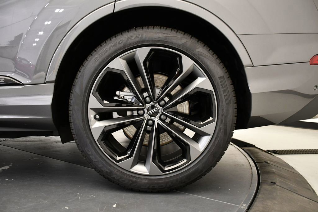 Used 2026 Audi Q7 3.0T Premium Plus w/ Premium Plus Package AWD/4WD image 14