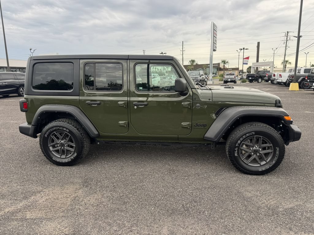 Used 2024 Jeep Wrangler Unlimited Sport AWD/4WD image 4