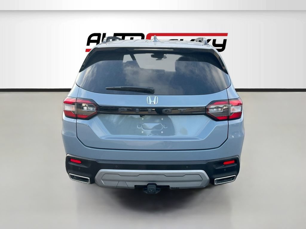 Used 2024 Honda Pilot Elite image 6