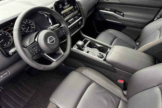 New 2025 Nissan Pathfinder SL image 10