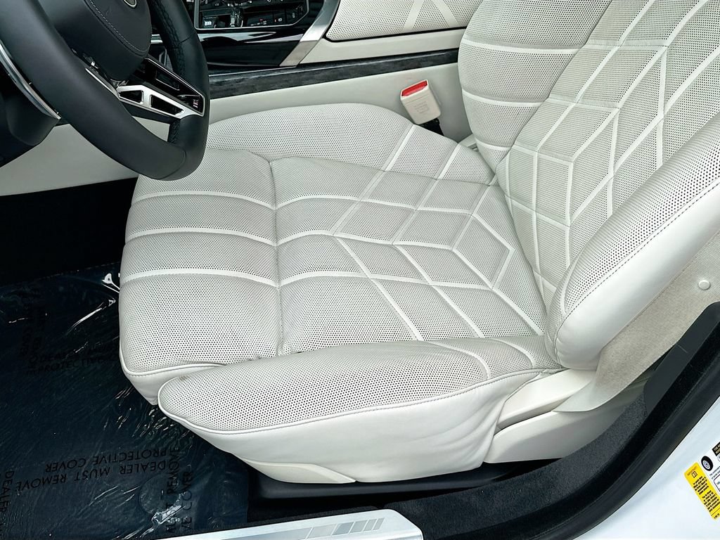 Used 2023 BMW 740i RWD image 22