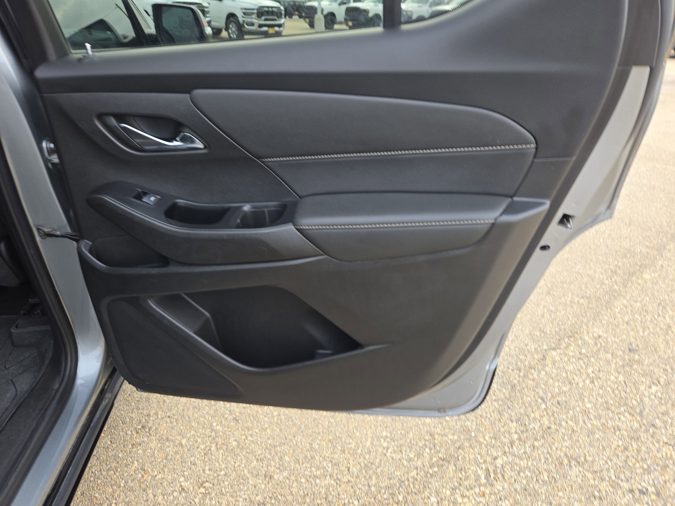 Used 2023 Chevrolet Traverse Premier w/ Redline Edition image 26