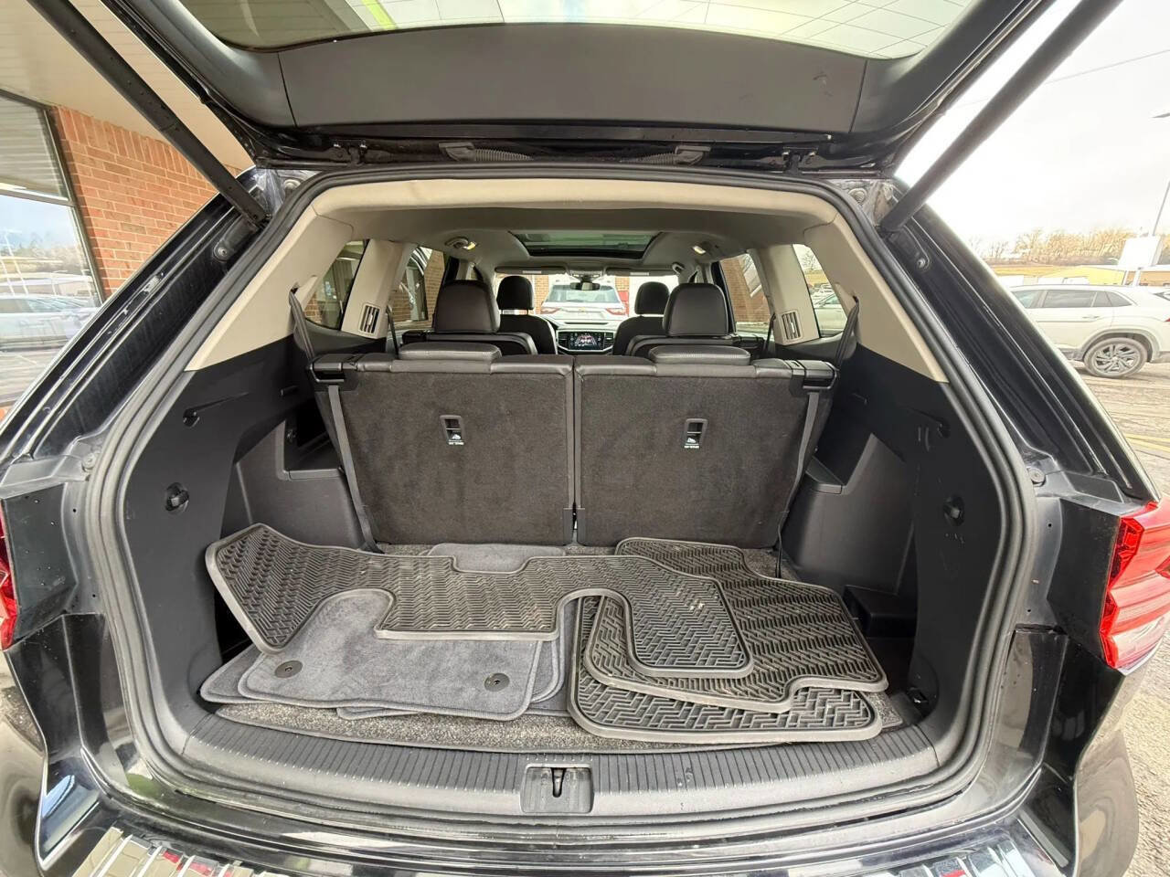 Used 2018 Volkswagen Atlas SEL AWD/4WD image 19