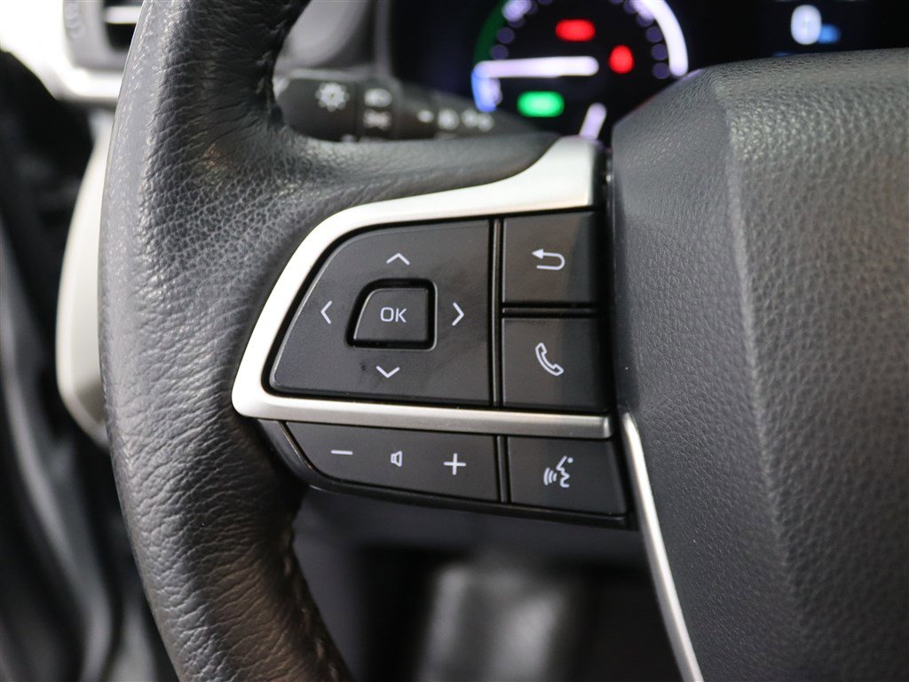 Used 2023 Toyota Sienna XLE image 32