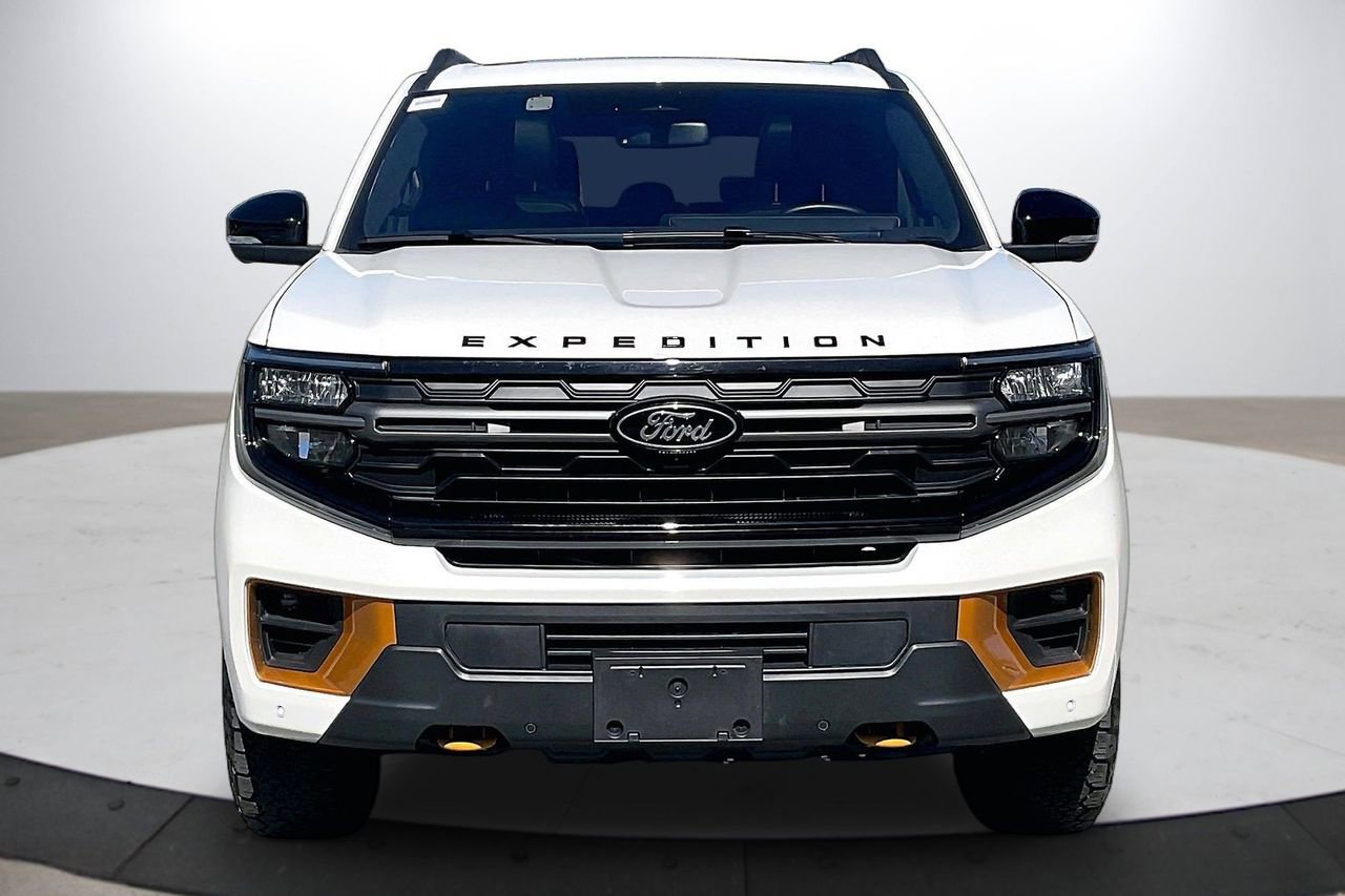 Used 2025 Ford Expedition Tremor image 3