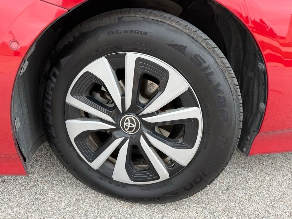 Used 2017 Toyota Prius Prime Advanced FWD image 9