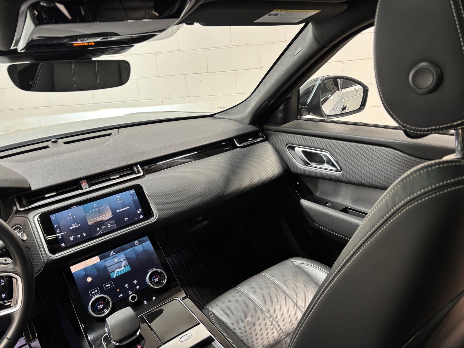 Used 2023 Land Rover Range Rover Velar R-Dynamic S AWD/4WD image 37
