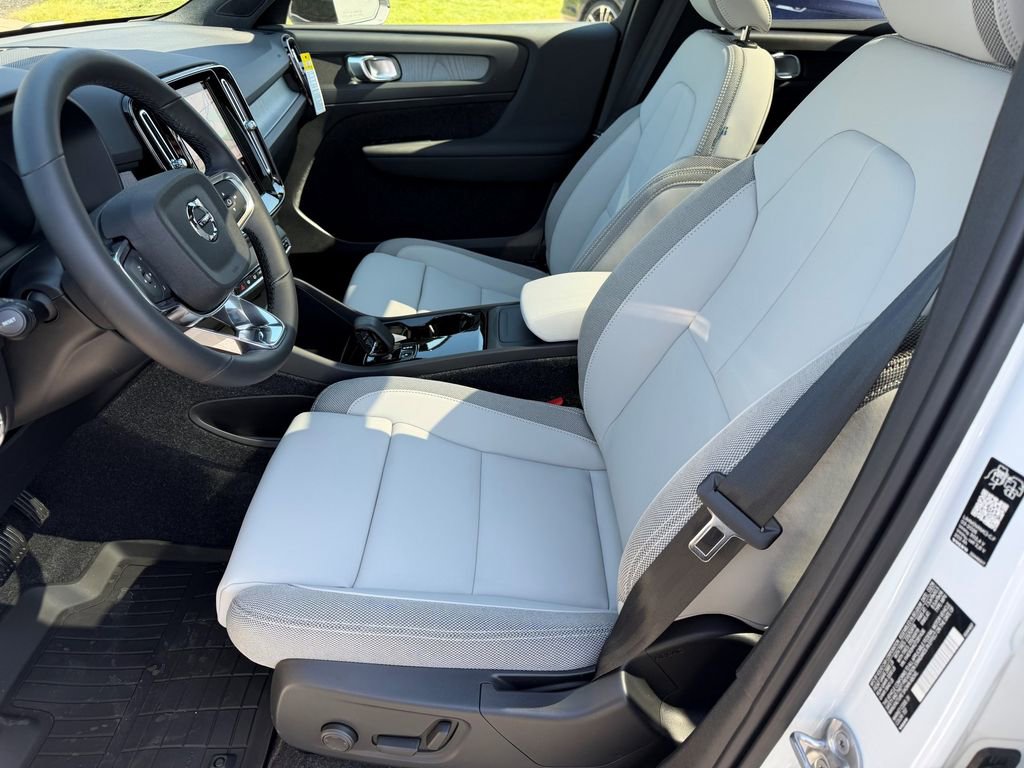 New 2026 Volvo EX40 Plus w/ Climate Package AWD/4WD image 18