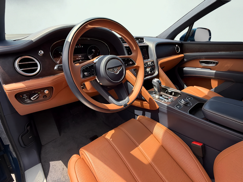 Used 2023 Bentley Bentayga AWD/4WD image 29