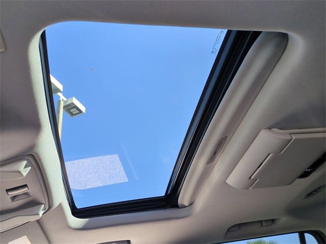 Used 2018 Cadillac Escalade Premium Luxury image 20