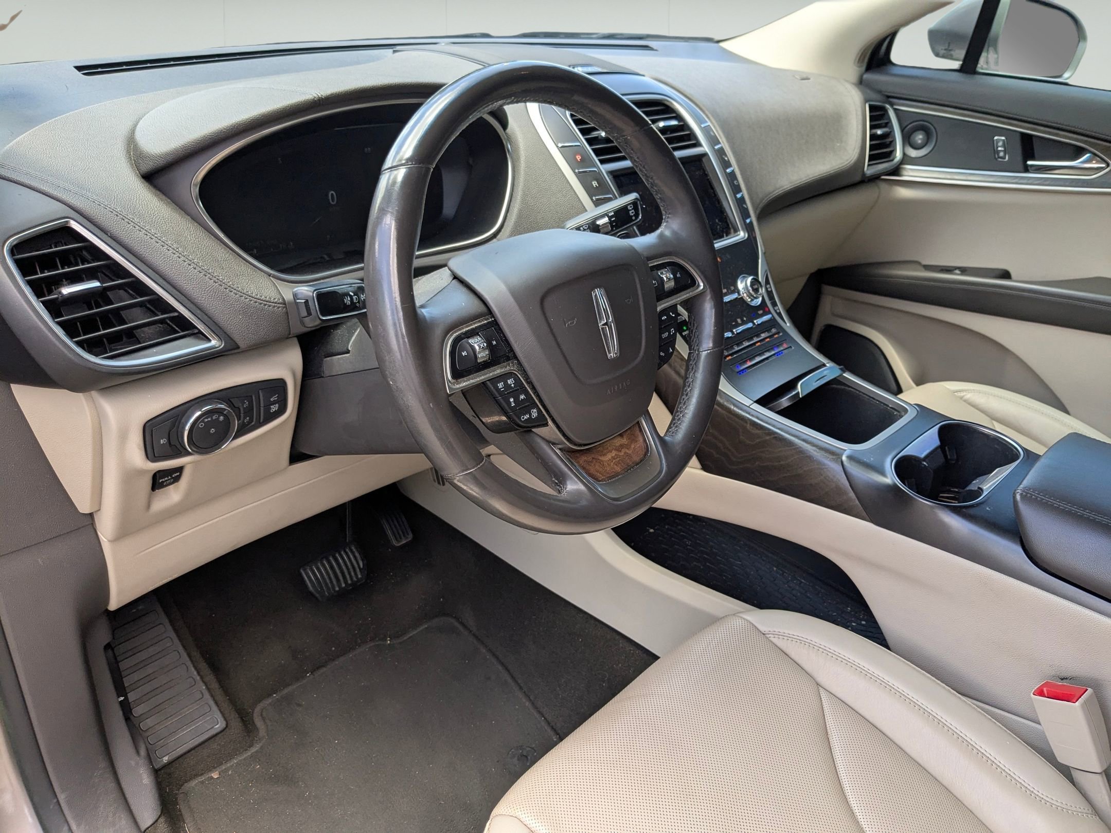 Used 2020 Lincoln Nautilus Reserve FWD image 7