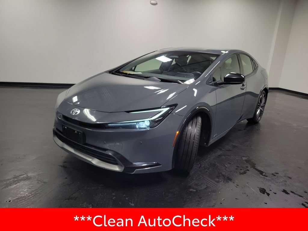 Used 2023 Toyota Prius XLE AWD/4WD image 4