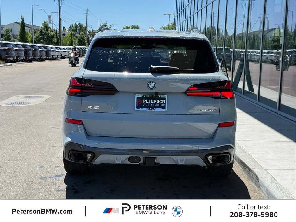 New 2026 BMW X5 xDrive50e w/ M Sport Package AWD/4WD image 4